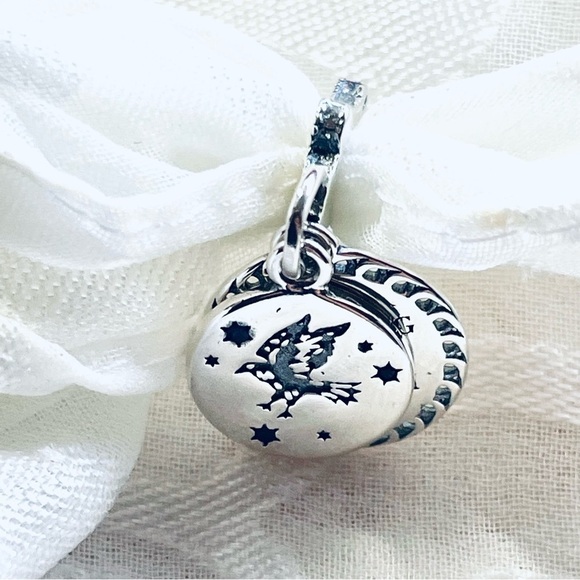 🦅 NWOT Ravenclaw Charm – Harry Potter ✨ - Picture 10 of 12